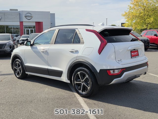 Used 2025 Kia Niro LX FWD image 3