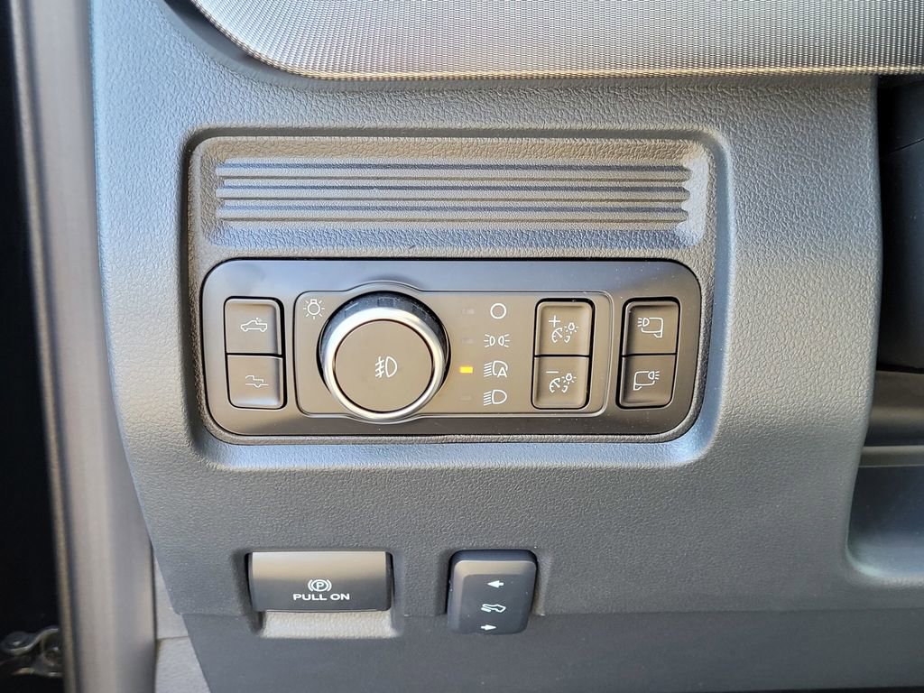 New 2025 Ford F350 Platinum w/ Tremor Off-Road Package image 39