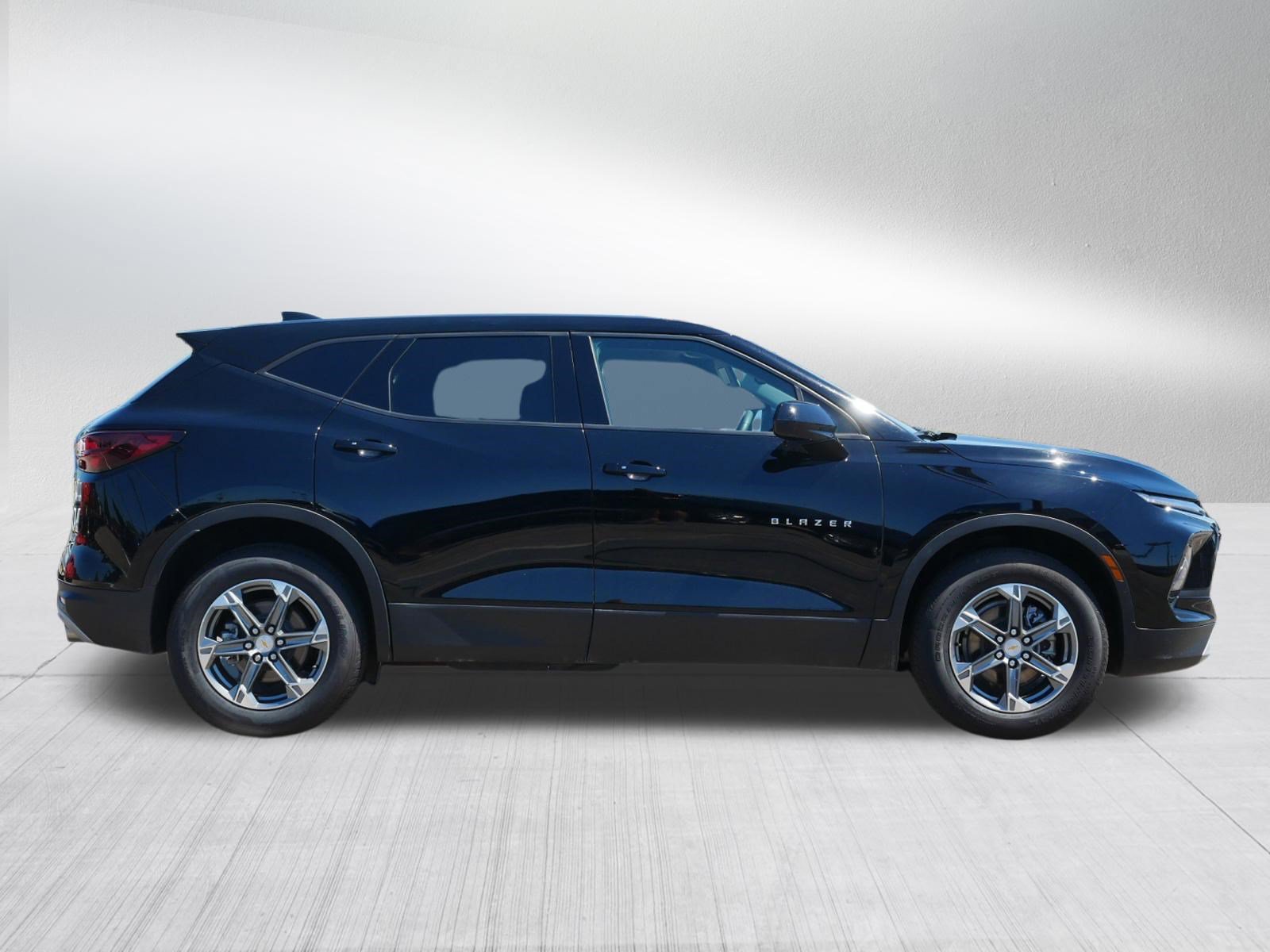 Used 2025 Chevrolet Blazer LT AWD/4WD image 8