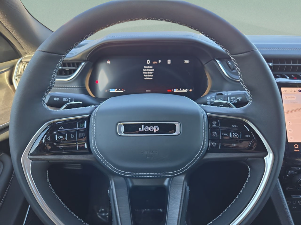 New 2025 Jeep Grand Cherokee L Overland w/ Trailer Tow Package AWD/4WD image 25