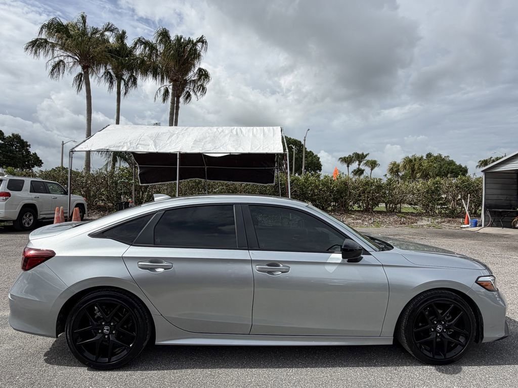 Used 2025 Honda Civic Sport image 4