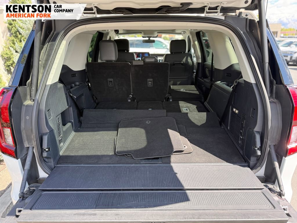 Used 2025 Ford Expedition Active AWD/4WD image 40