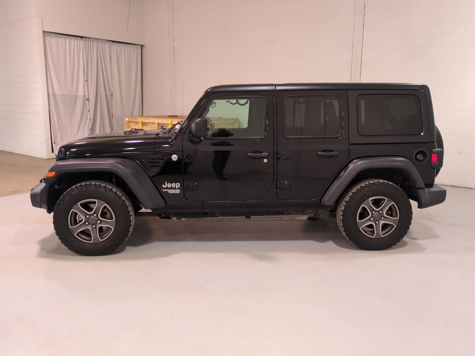 Used 2018 Jeep Wrangler Unlimited Sport S AWD/4WD image 7