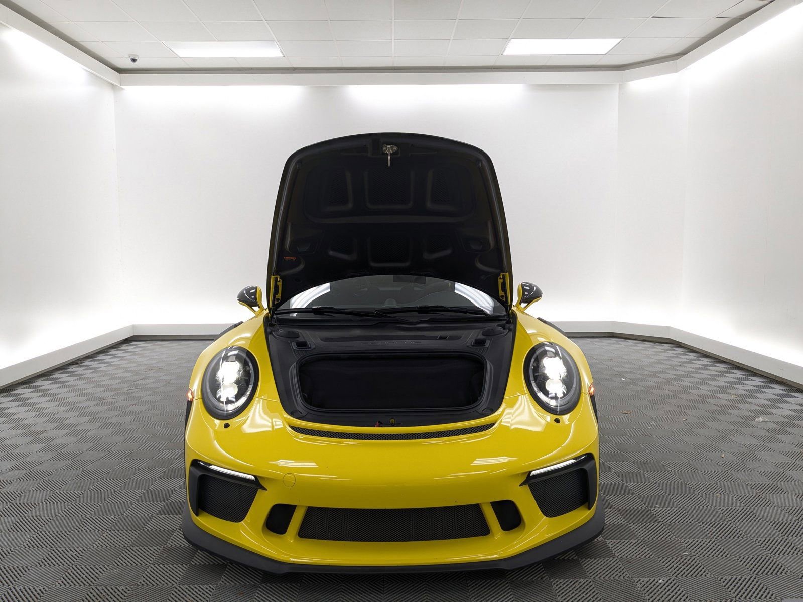 Certified 2019 Porsche 911 GT3 RS w/ Weissach Package image 24