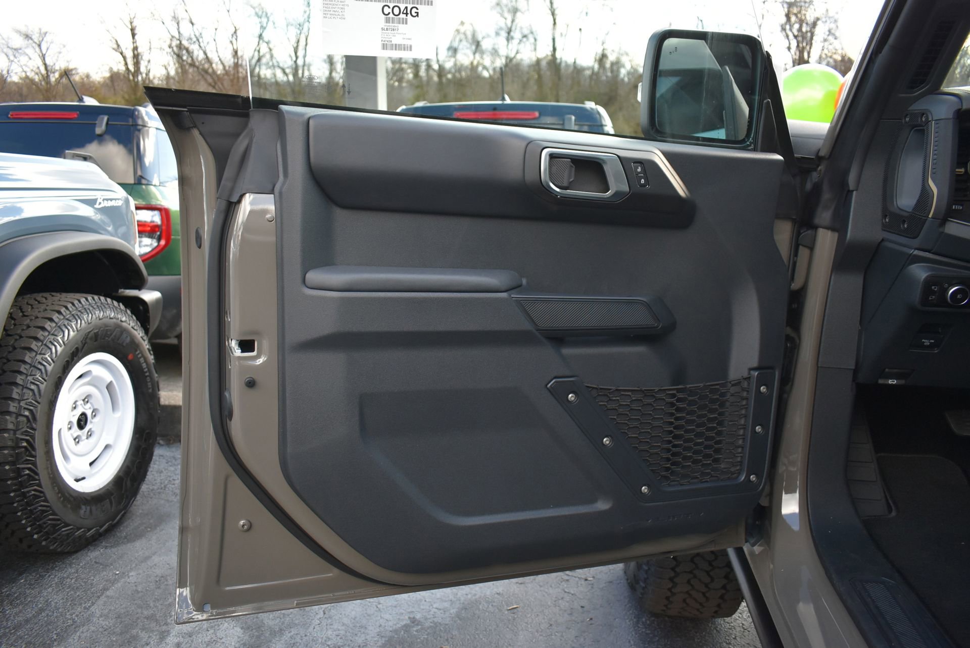 New 2025 Ford Bronco Badlands image 18