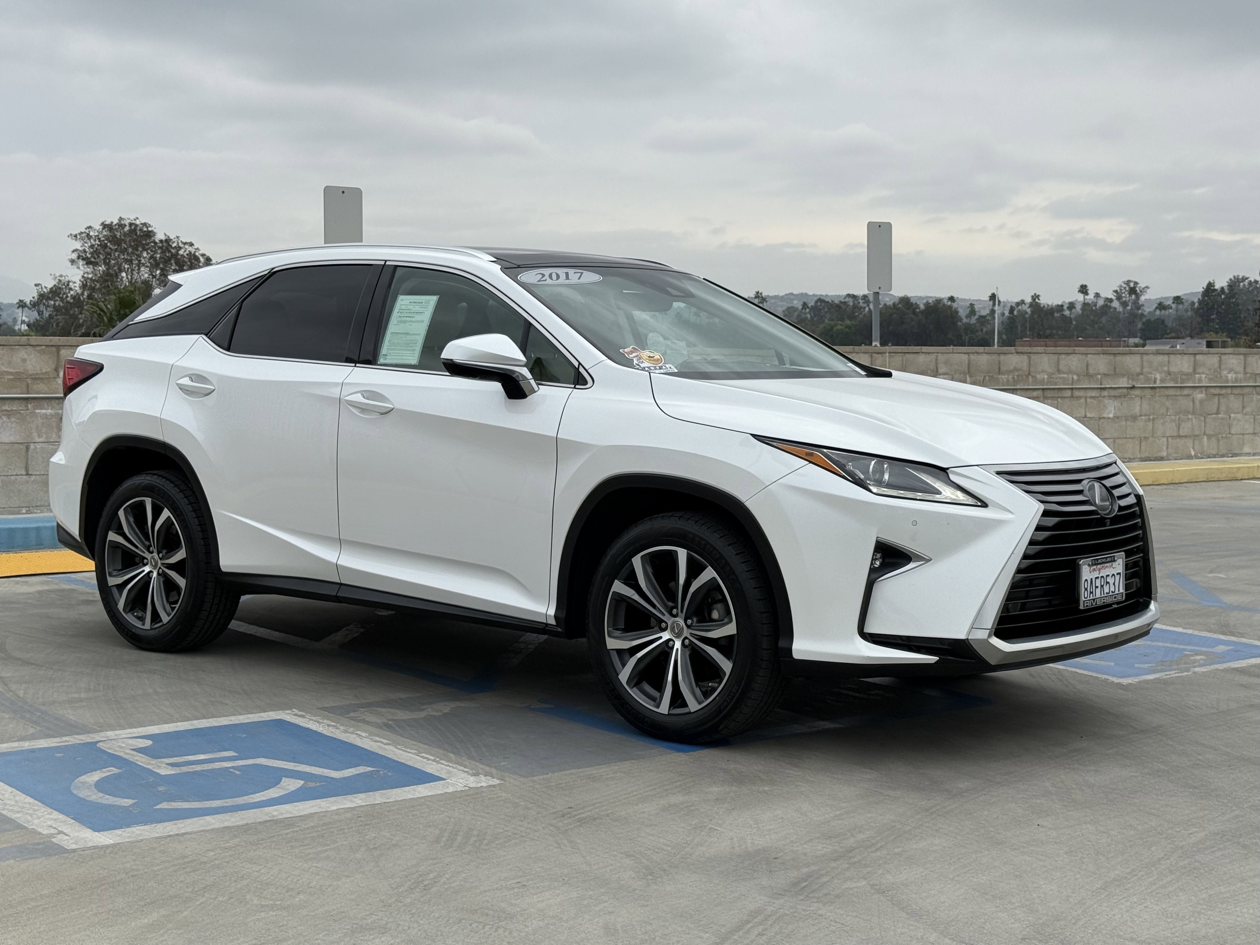 Used 2017 Lexus RX 350 FWD w/ Premium Package image 2