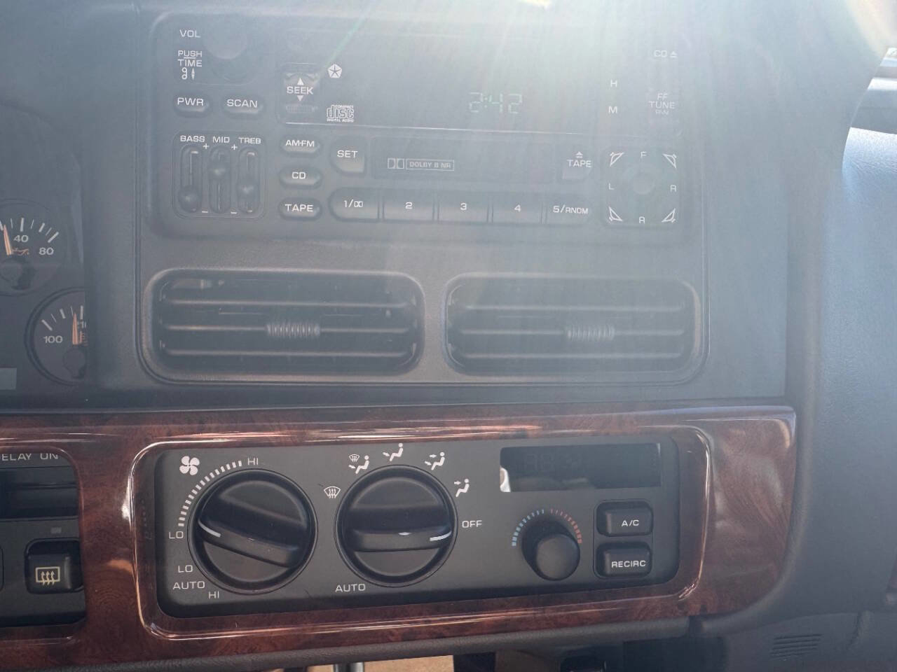 Used 1996 Jeep Grand Cherokee Limited image 12