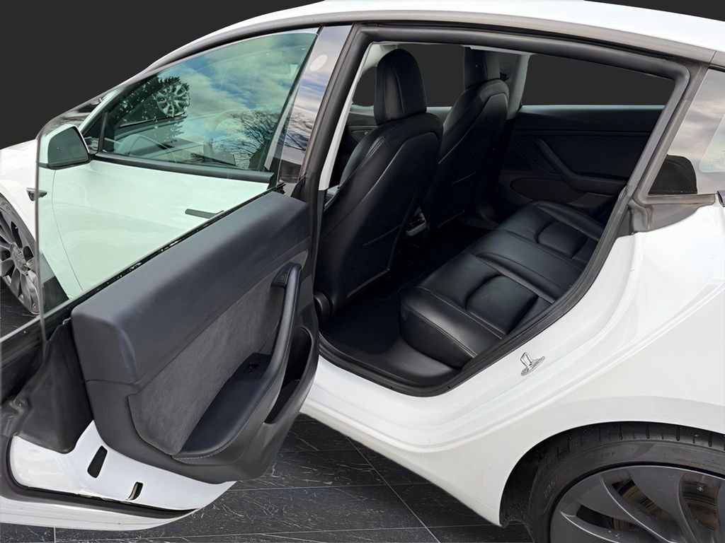 Used 2021 Tesla Model 3 Performance image 25