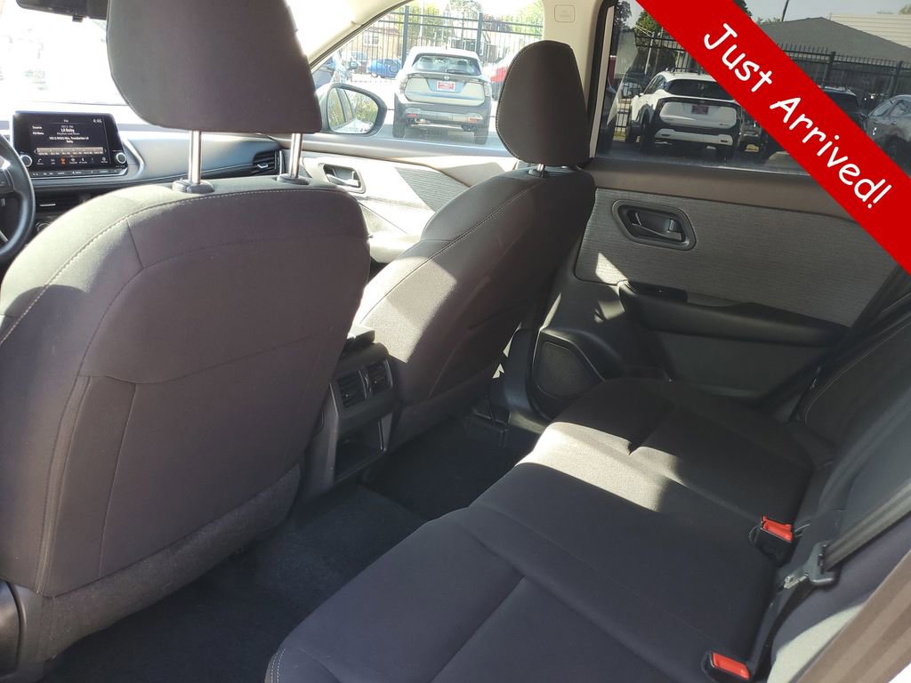Used 2023 Nissan Rogue S FWD image 9