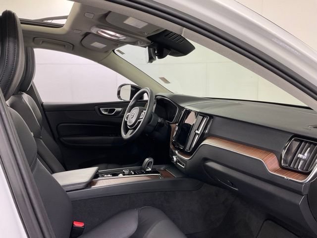 Certified 2024 Volvo XC60 B5 Plus w/ Climate Package AWD/4WD image 31
