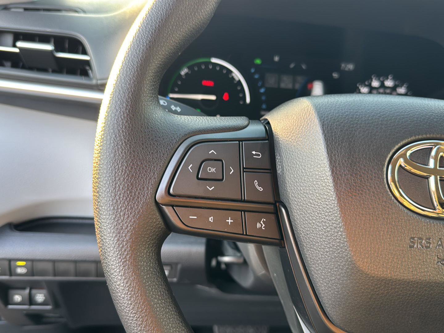 New 2026 Toyota Sienna LE image 17