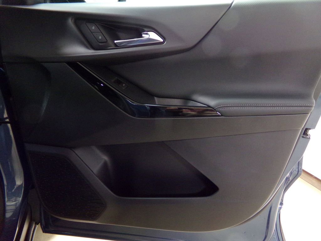 New 2026 Chevrolet Equinox LT w/ Convenience Package II image 7