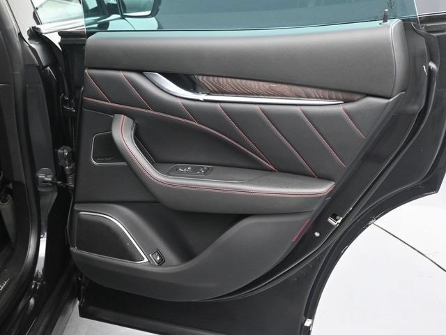 Used 2023 Maserati Levante GT AWD/4WD image 13