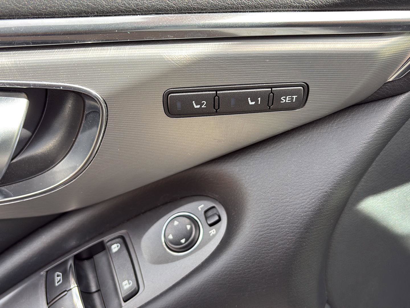 Used 2019 INFINITI Q60 3.0t Luxe w/ Essential Package image 8