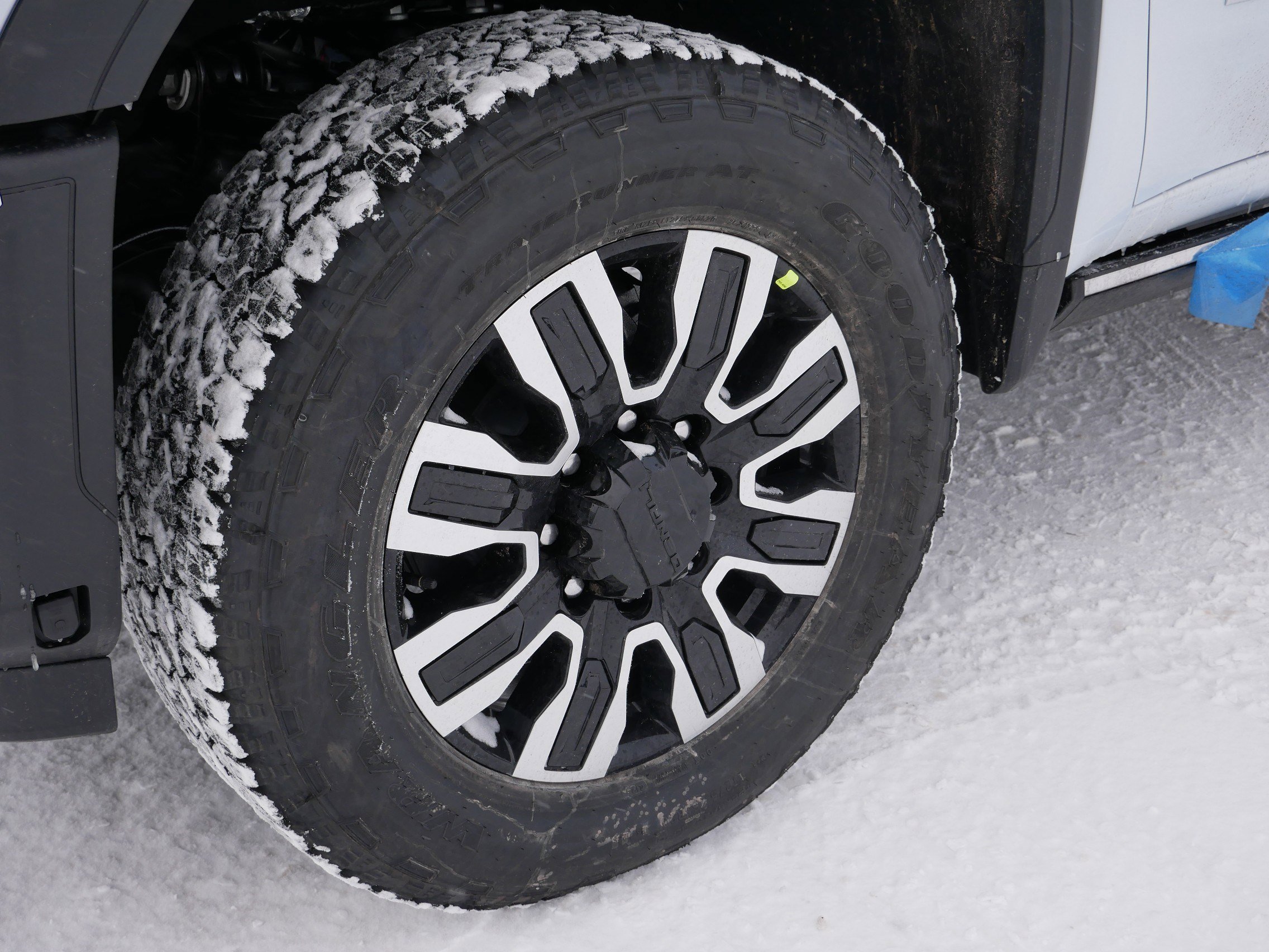 New 2026 GMC Sierra 2500 Denali Ultimate w/ Max Trailering Package image 9