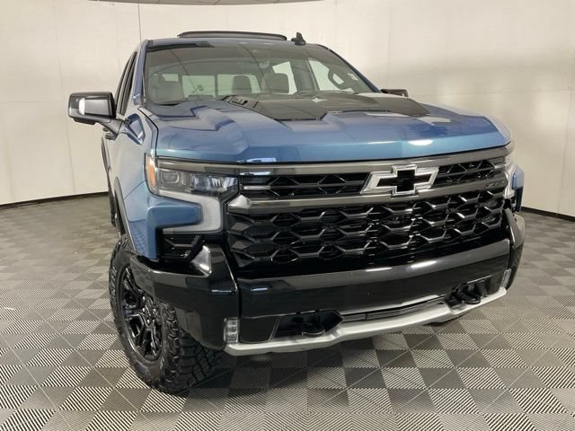 Used 2024 Chevrolet Silverado 1500 ZR2 w/ Technology Package AWD/4WD image 10