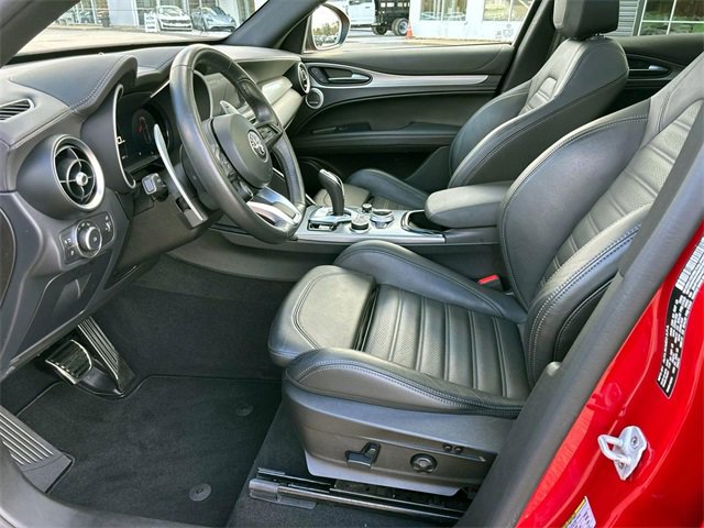 Used 2024 Alfa Romeo Stelvio Veloce image 8