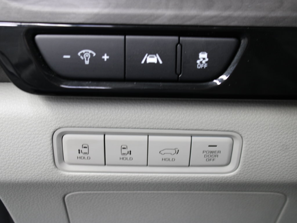 Used 2023 Kia Carnival EX FWD image 49