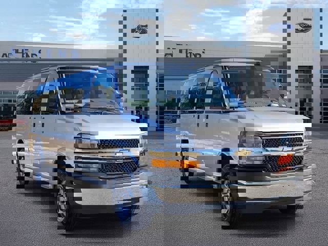 Used 2025 Chevrolet Express 3500 LT w/ LT Preferred Equipment Group image 1