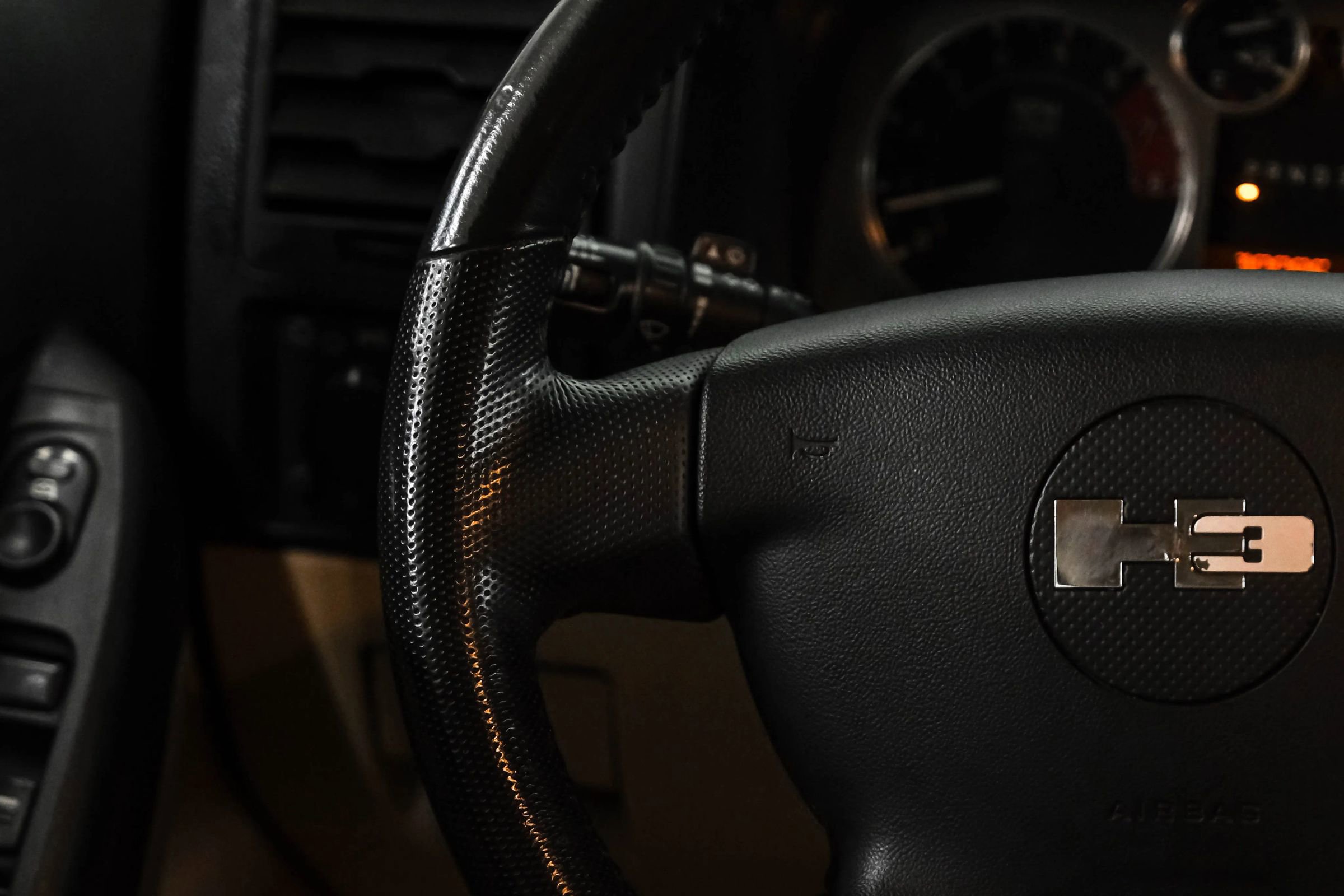 Used 2010 HUMMER H3 Luxury w/ Appearance Package AWD/4WD image 15