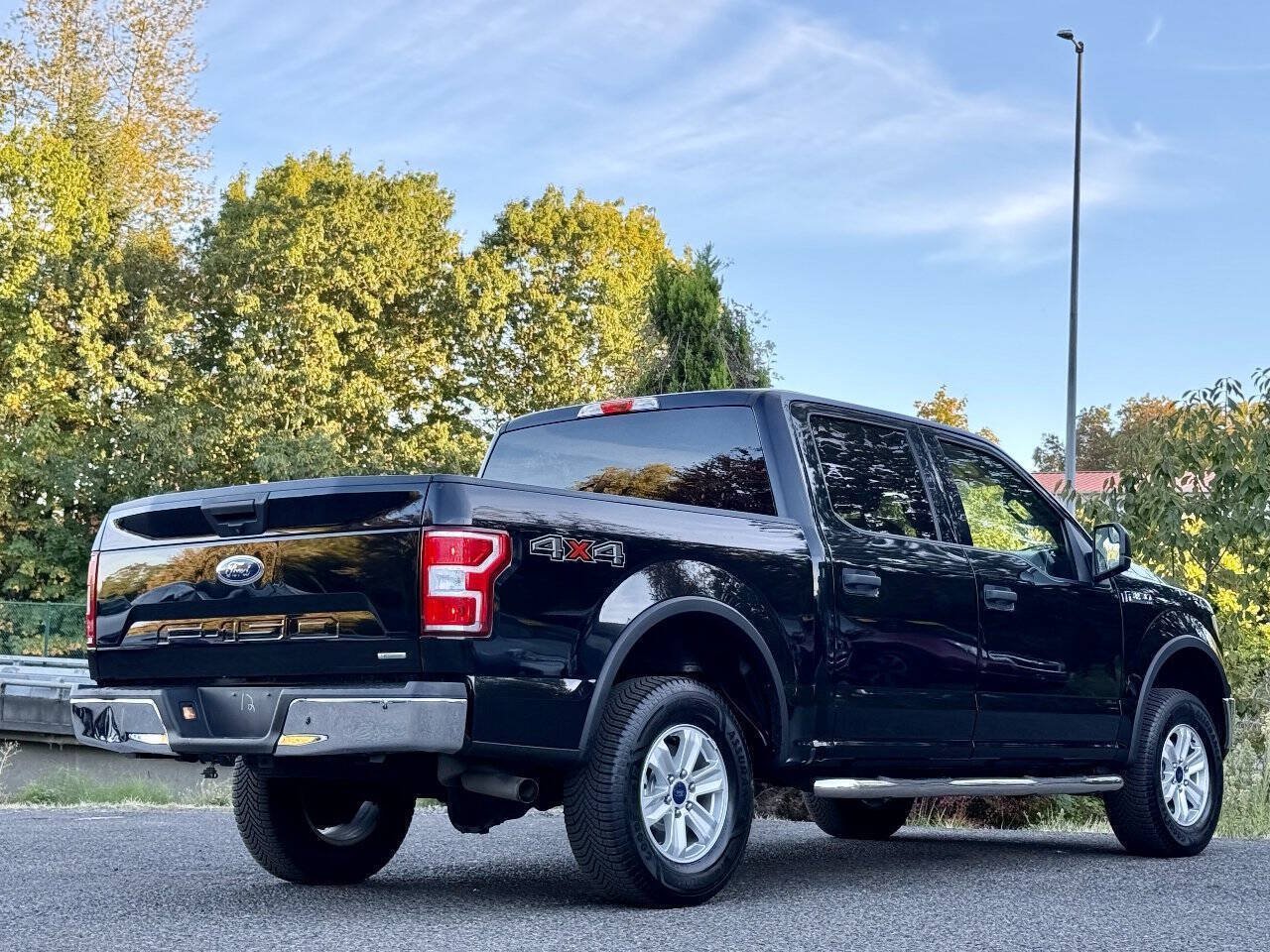 Used 2018 Ford F150 XLT AWD/4WD image 9