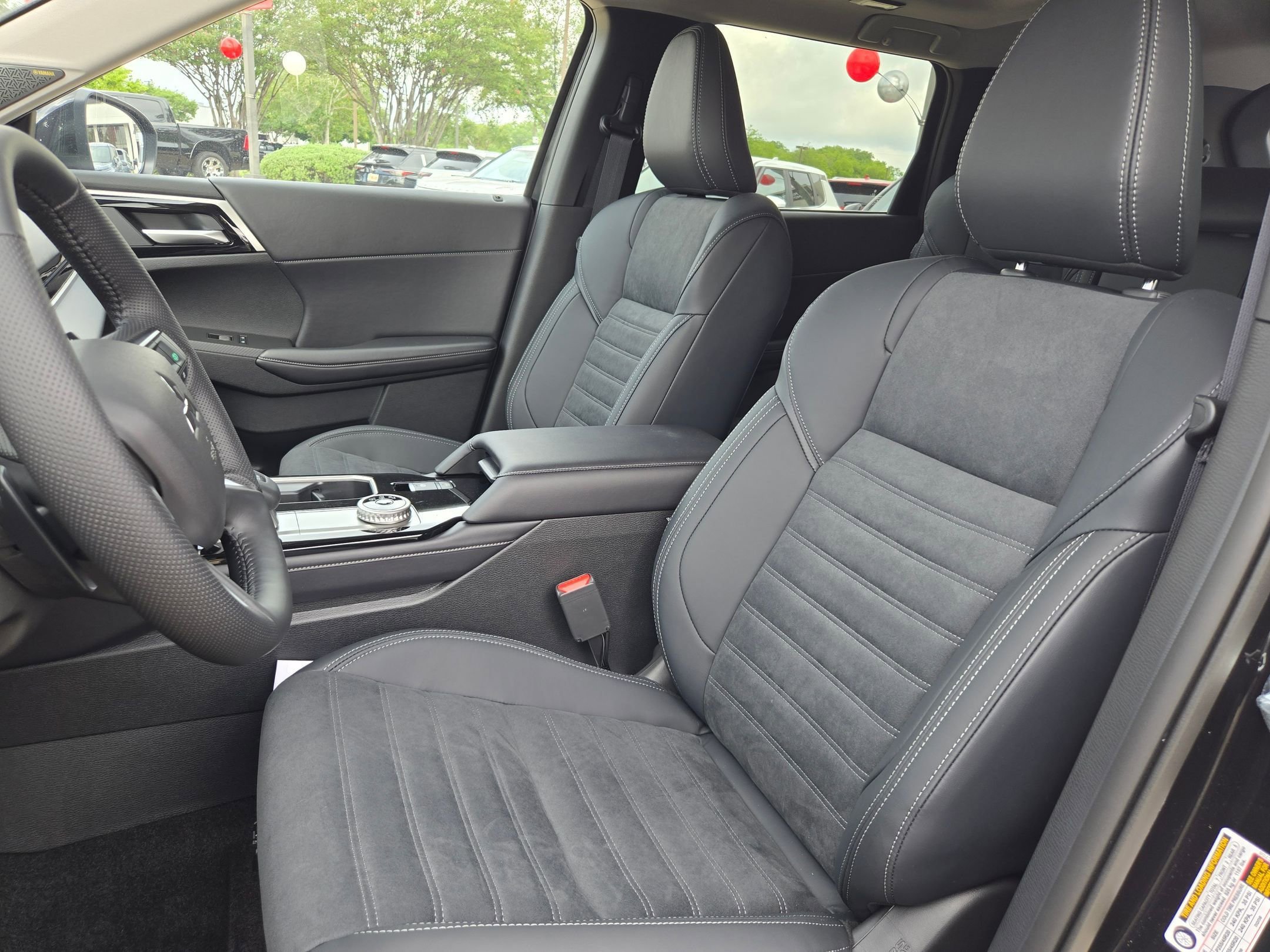 New 2026 Mitsubishi Outlander SE FWD image 10