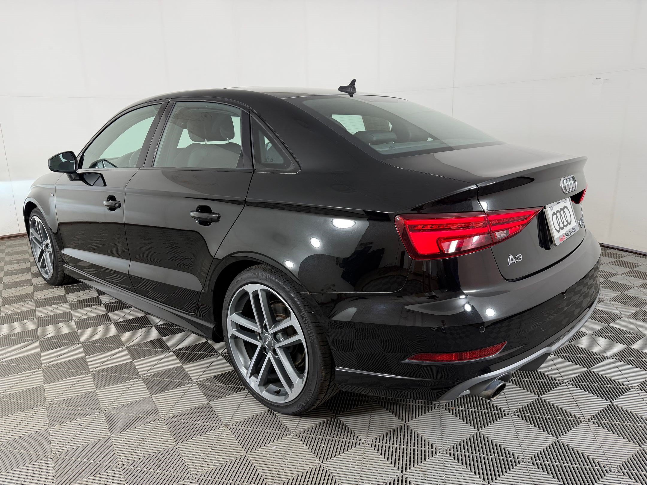Used 2017 Audi A3 2.0T Premium Plus w/ Premium Plus Package AWD/4WD image 3