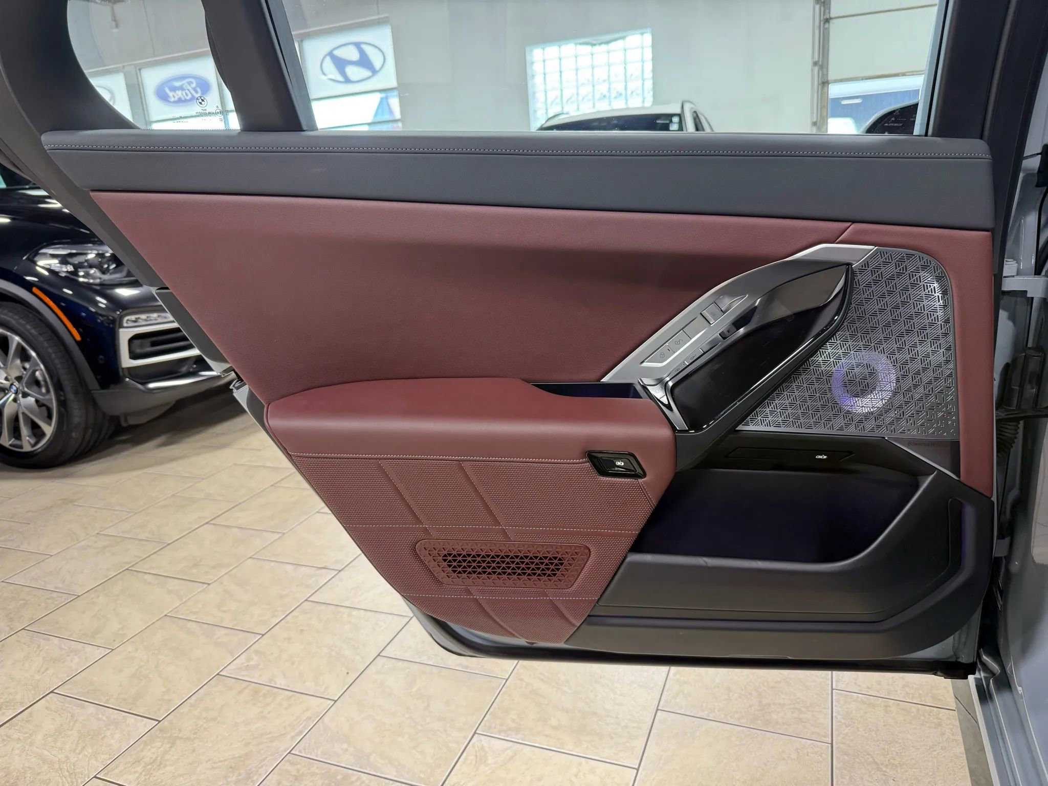 Used 2023 BMW 760i xDrive w/ Luxury Rear Seating Package image 31