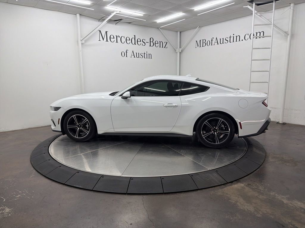 Used 2025 Ford Mustang Coupe image 4