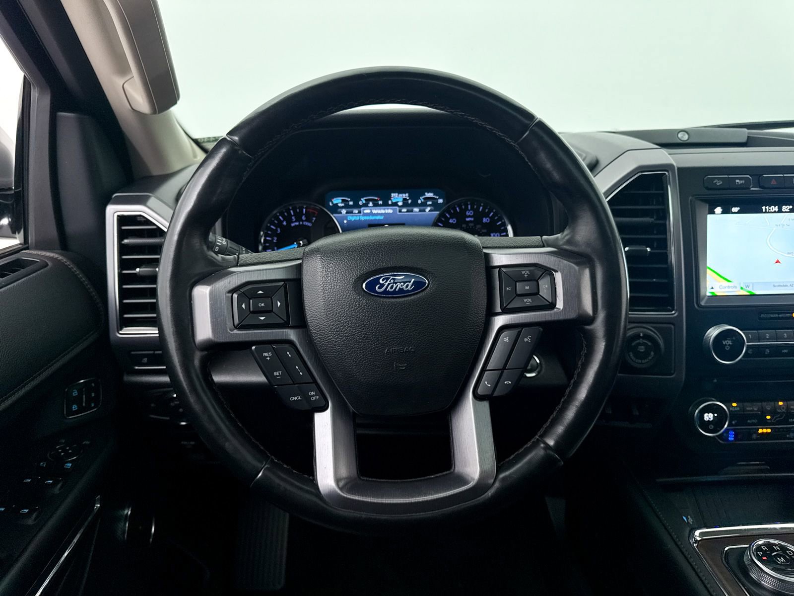 Used 2018 Ford Expedition Max Platinum AWD/4WD image 4