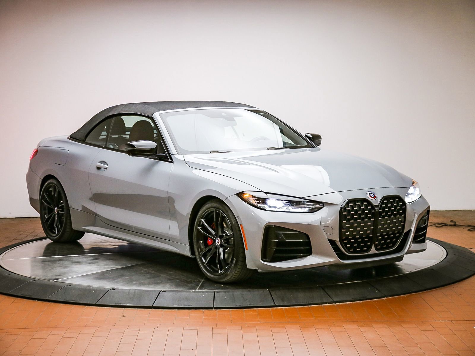 Used 2023 BMW M440i Convertible w/ Premium Package RWD image 12