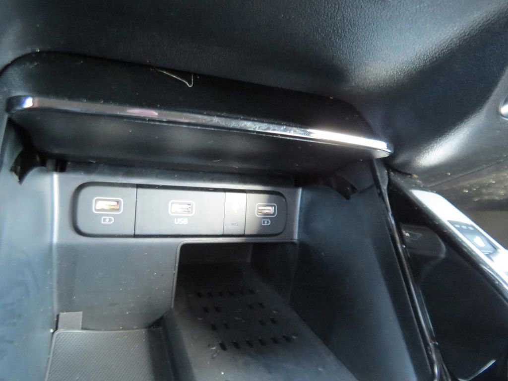 Used 2023 Kia Sorento SX image 24