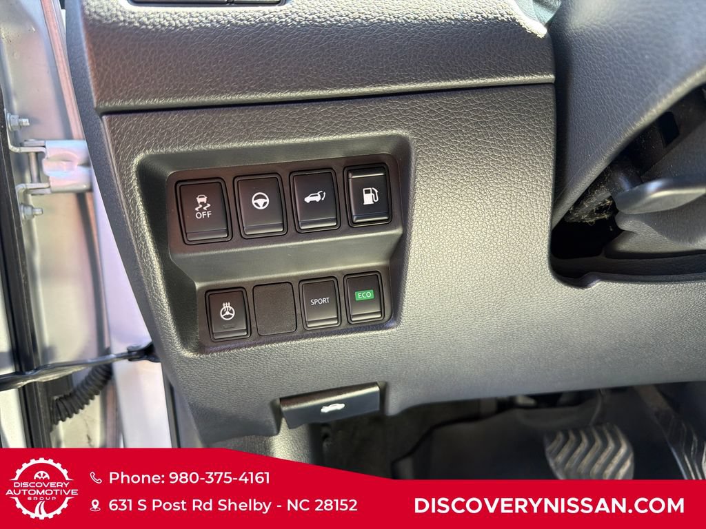 Certified 2019 Nissan Rogue SV w/ Premium Package FWD image 14