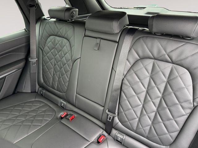 New 2026 BMW X5 xDrive40i w/ M Sport Package AWD/4WD image 13