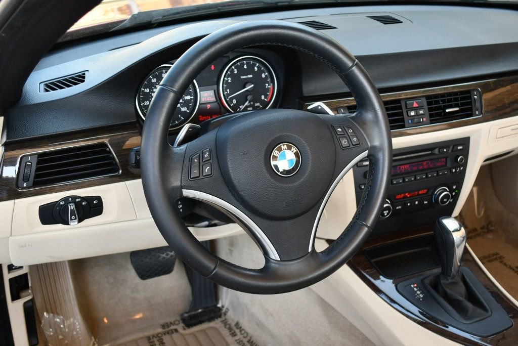 Used 2011 BMW 328i Convertible image 55