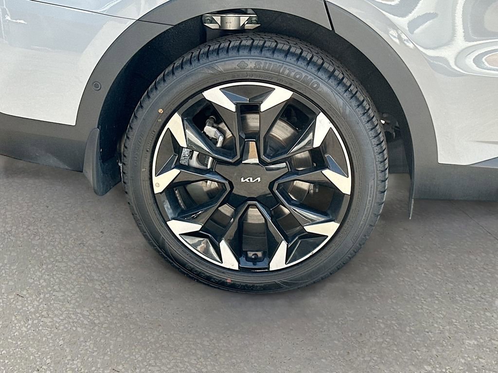 Certified 2025 Kia Sorento SX FWD image 31