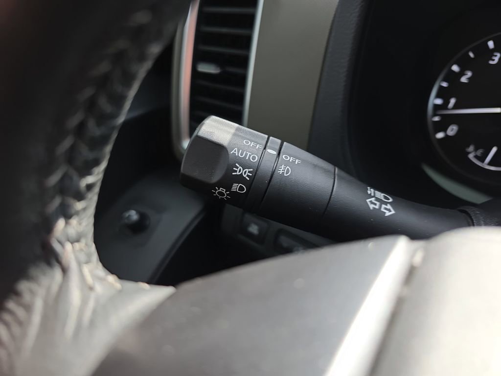 Used 2024 Nissan Frontier SV w/ SV Convenience Package image 29