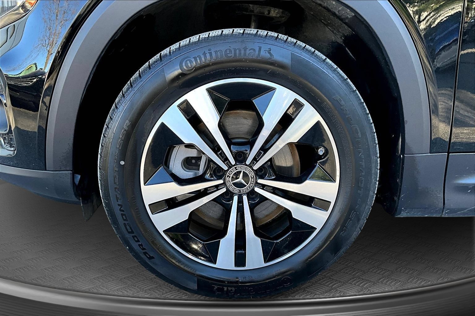 Used 2025 Mercedes-Benz GLB 250 image 35