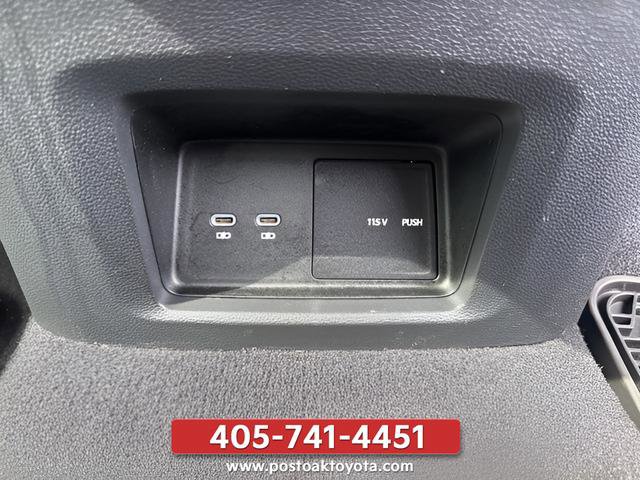 Used 2024 Volkswagen Atlas Cross Sport SE AWD/4WD image 19