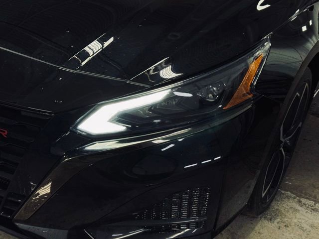 Used 2023 Nissan Altima 2.5 SR video 2