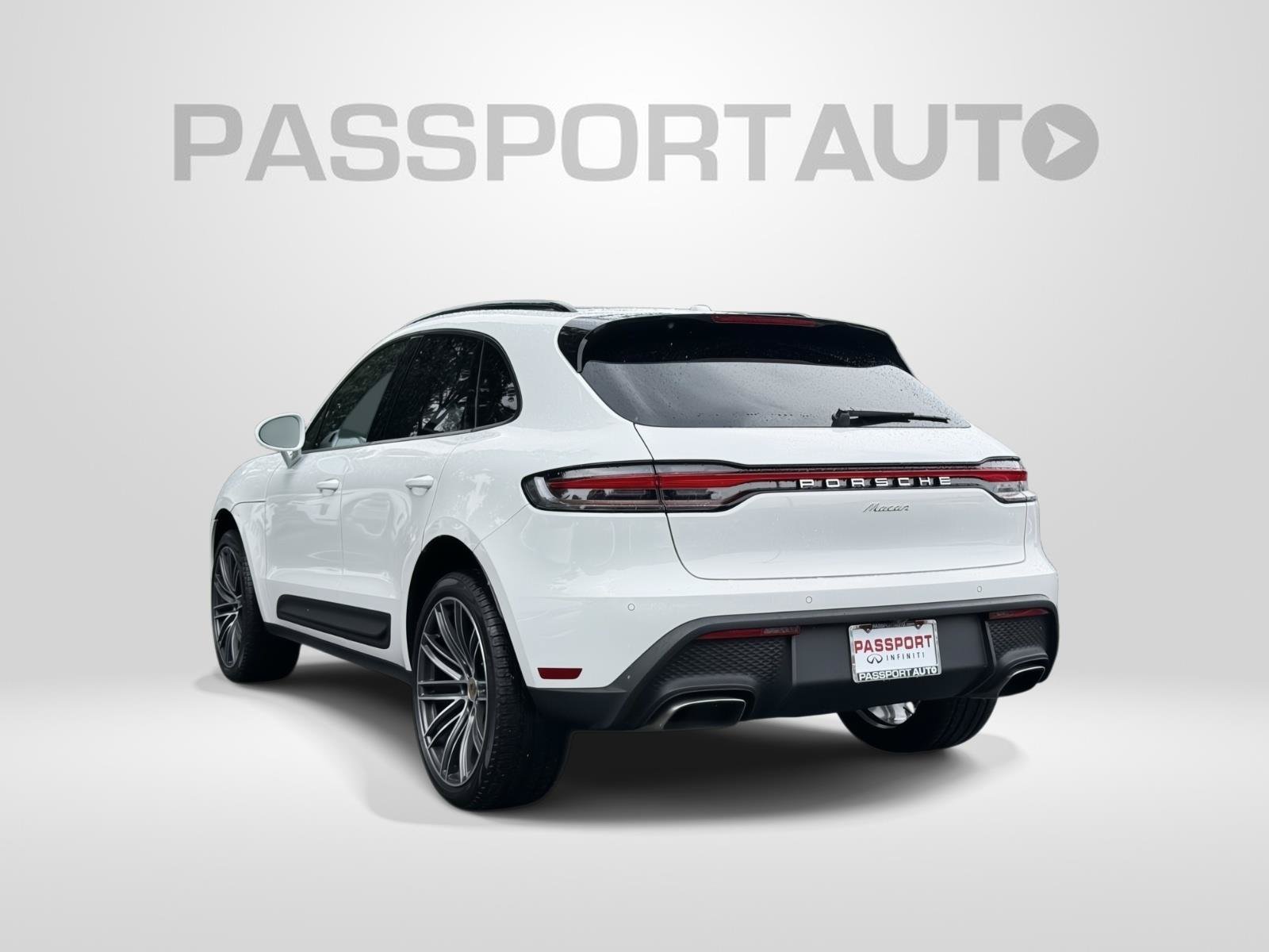 Used 2025 Porsche Macan AWD/4WD image 4