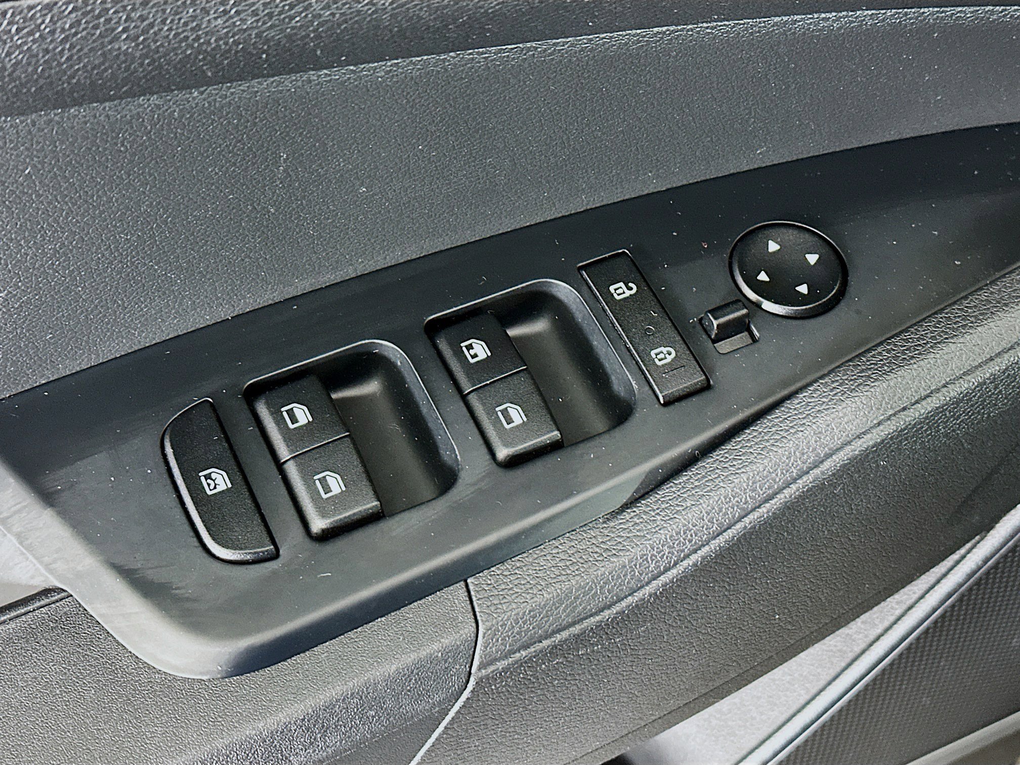 Used 2024 Kia Sportage LX image 15