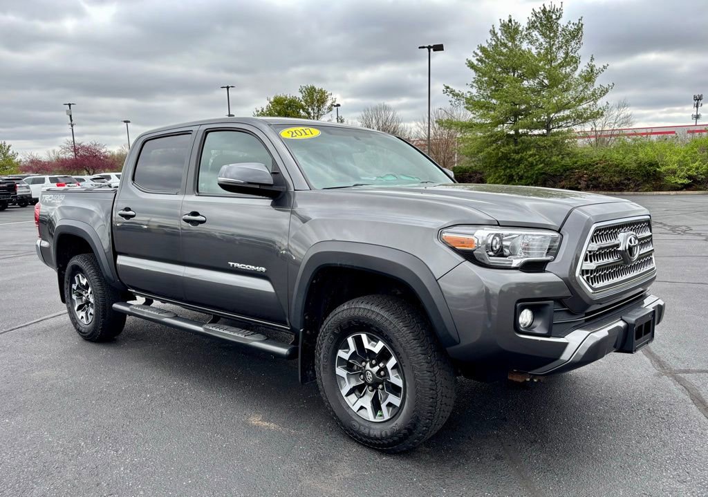 Used 2017 Toyota Tacoma TRD Off-Road w/ Tow Package (A/T) image 9