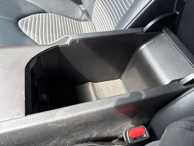 Used 2021 Toyota Camry SE FWD image 23