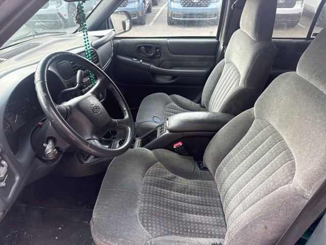 Used 2002 Chevrolet Blazer LS w/ Preferred Equipment Group image 7