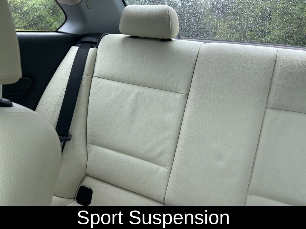 Used 2011 BMW 128i Coupe w/ Premium Pkg RWD image 9