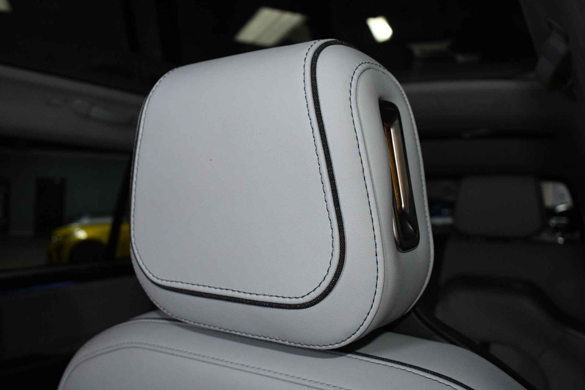 Used 2023 Rivian R1S Launch Edition Quad AWD/4WD image 9