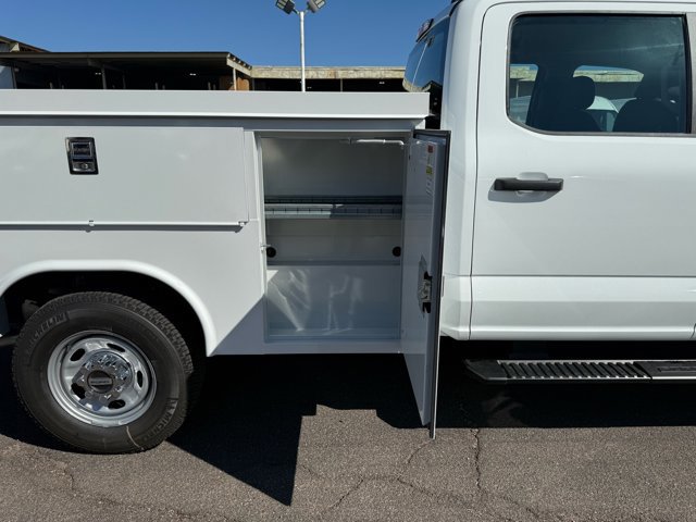 New 2026 Ford F250 XL w/ XL Chrome Package image 7