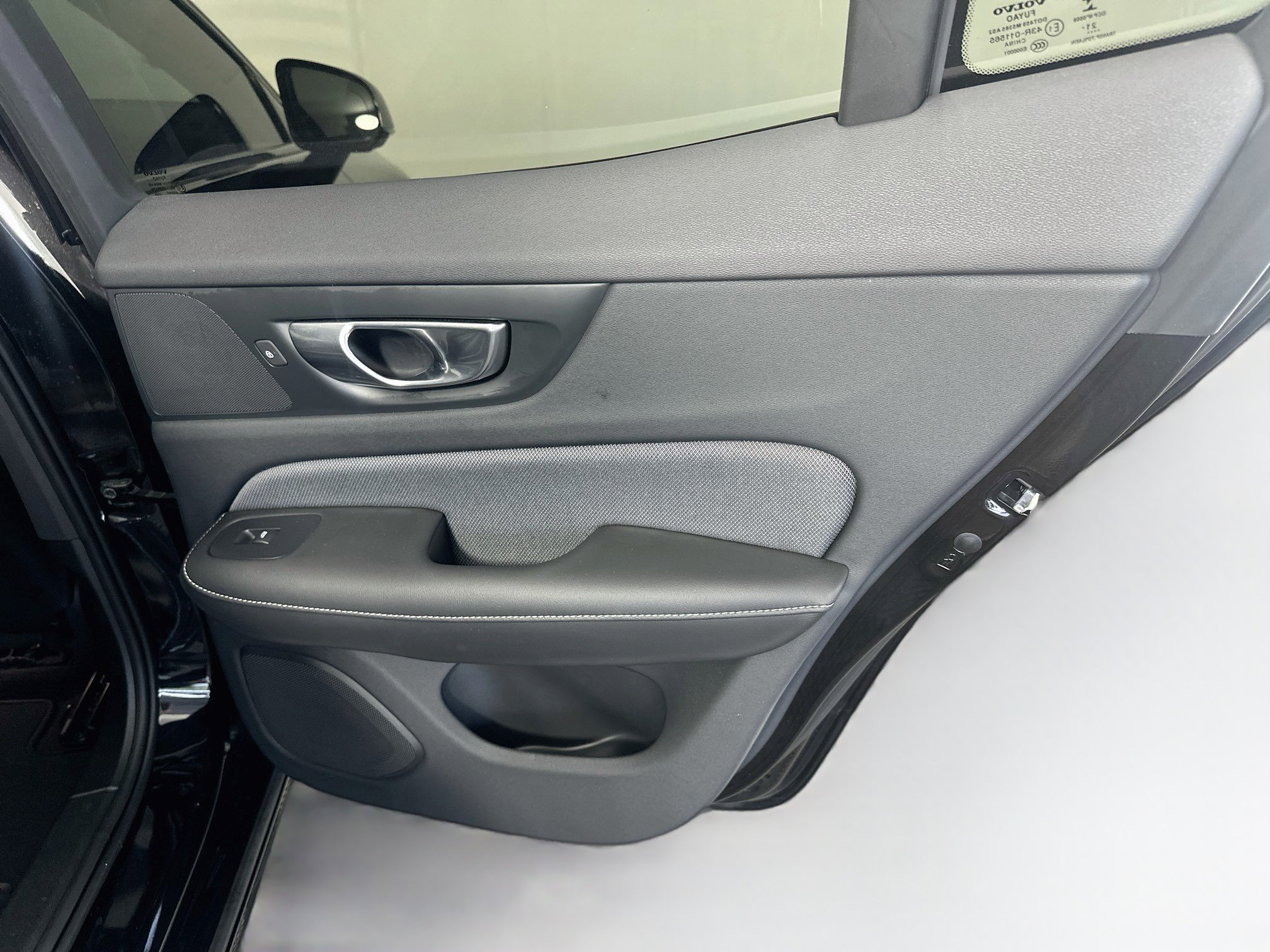 Used 2024 Volvo S60 B5 Plus w/ Protection Package Premier FWD image 32