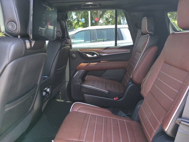 Used 2023 GMC Yukon Denali Ultimate w/ LPO, Floor Liner Package AWD/4WD image 17